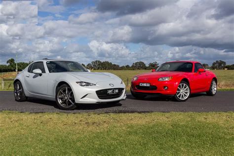 Mazda MX-5 Roadster Coupe & MX-5 Retractable Fastback Comparison ...