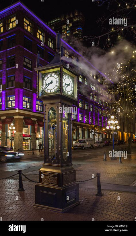 Steam Clock in Gastown, Vancouver, Canada at night Stock Photo - Alamy