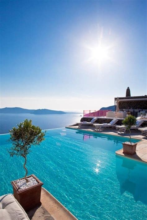 55 Infinity Pools That You'll Want to Dive Right into ...