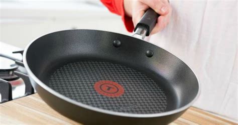 Amazon: 10.5" T-fal Professional Total Nonstick Fry Pan Just $17.36 (Best Price)