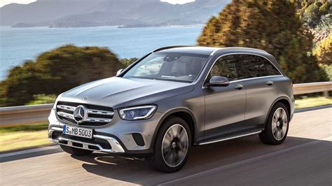 2020 Mercedes-Benz GLC получил новый двигатель и новые технологии