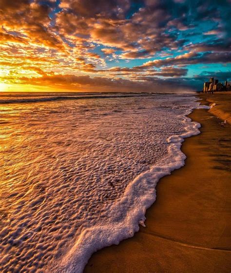 Stunning sunsets from the Gold Coast! 🌅 #joinzaap 📸 | Beautiful beaches, Waves, Sunset