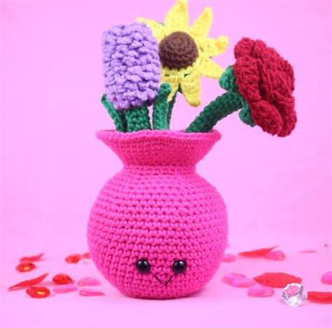 Flower Vase Amigurumi PDF - StringyDingDing