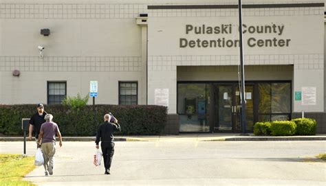 ICE detainee alleges medical neglect at Pulaski County Detention Center ...