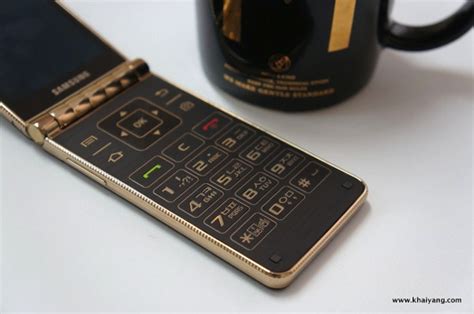 Remember That Sweet Flip Phone From Samsung? Well, They Make it in Gold Now – Droid Life