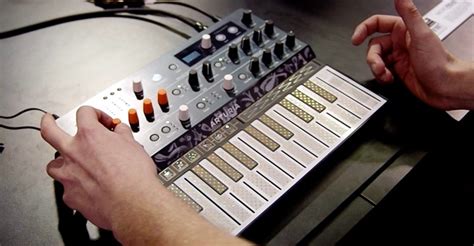 Arturia Microfreak Synthesizer Hands-On Demo – Synthtopia