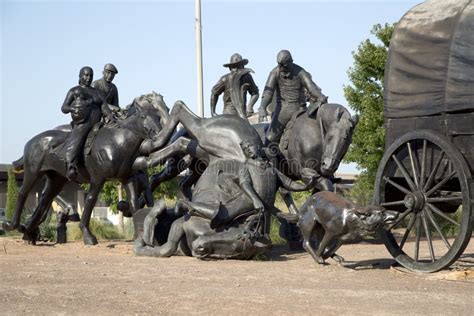 Sculpture in Centennial Land Run Monument Oklahoma Editorial Photo ...