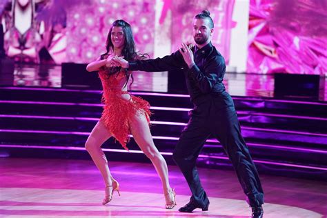 Charli D’Amelio’s Dancing with the Stars debut was an homage to TikTok ...