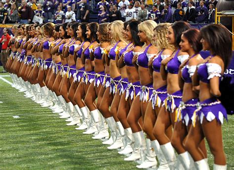 15 Best NFL Cheerleaders [2024 Update]- Players Bio