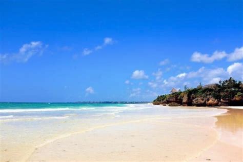 Complete Guide to the Best Kenya Beaches (and Where to Stay)