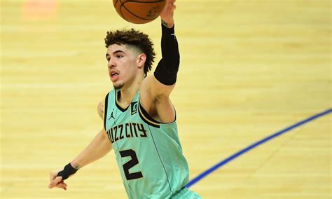 LaMelo Ball Injury News: Ball undergoes surgery on fractured wrist