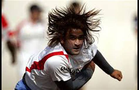 Changing trends of Dhoni's hair