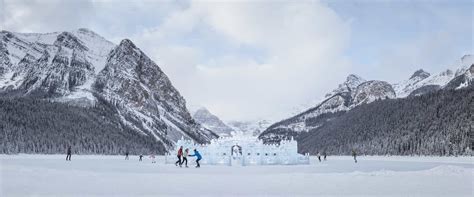 Lake Louise Winter Sightseeing Tour | Discover Banff Tours