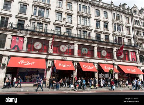 Hamleys toy shop sur Regent Street, London, England, UK Photo Stock - Alamy