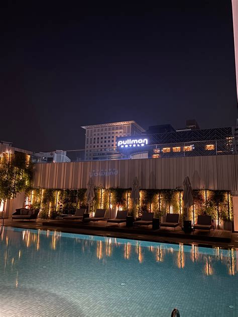 Hilton Singapore Orchard Pool: Pictures & Reviews - Tripadvisor