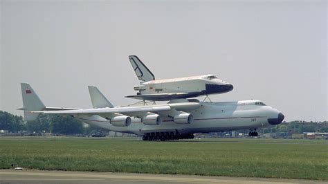 Buran Russian Spacecraft on Antonov An-225 Mriya - AERONEF.NET