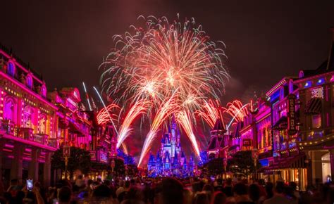 Our 4 Best Tips for Magic Kingdom Fireworks - Disney Tourist Blog