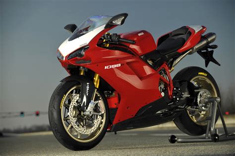 First ride: Ducati 1098R | Visordown