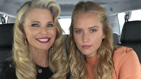 Christie Brinkley steps out with look-alike daughter Sailor at NYFW | Fox News