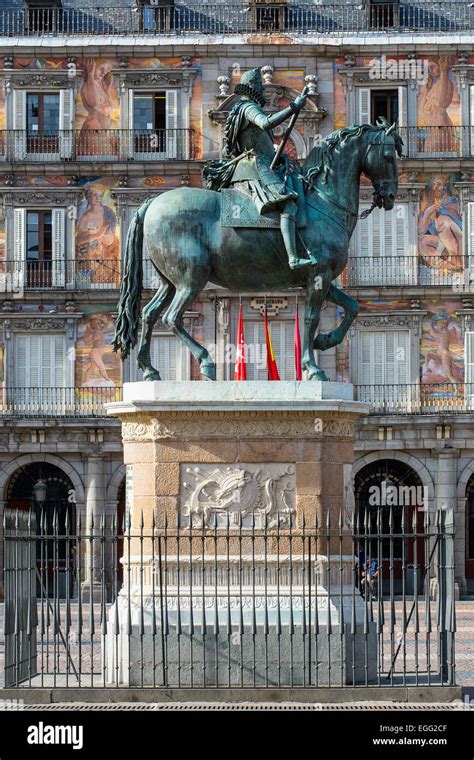 Photography plaza mayor madrid spain spanish culture statue madrid hi ...