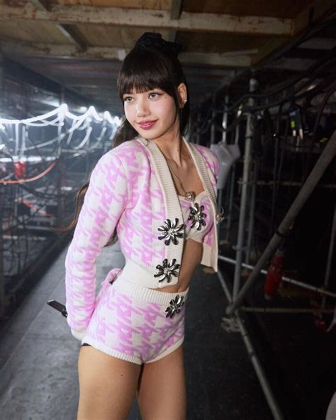 230121 - LISA Instagram Update | kpopping