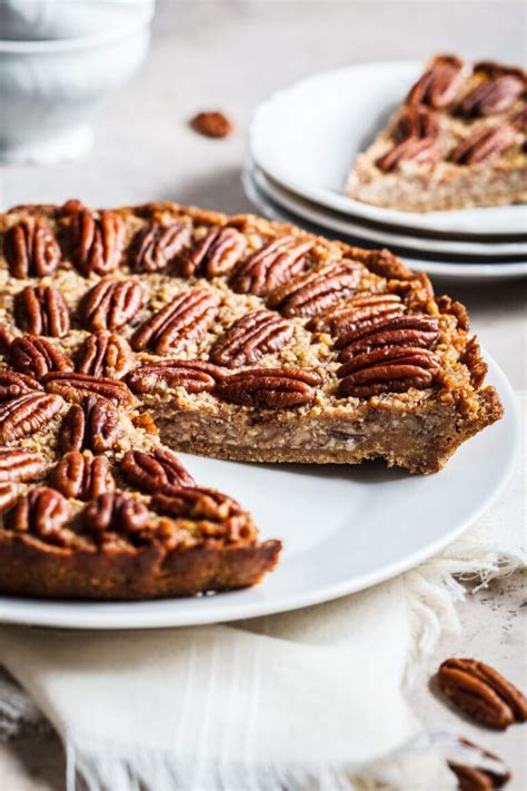 Paula Deen Pecan Pie (Easy Recipe) - Insanely Good