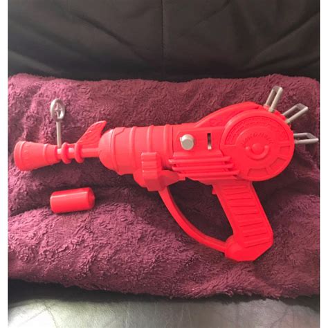 3D Printed 15" Zombie Ray gun mk1 revisited