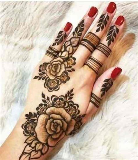 30 Stylish Back Hand Mehndi Design That Steal Your Heart