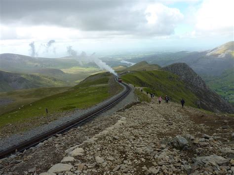 COUCH POTATO TO MOUNTAIN GOAT IN ONE YEAR (Kutoka kwa mtu wavivu mlima ...