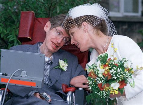 Family spokesman: Physicist Stephen Hawking dead at age 76