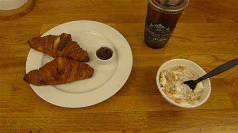 Starbucks - Croissant Breakfast - YouTube