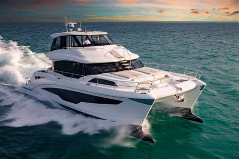 2021 Aquila 70 Power Catamaran Walkthrough Boat Review - YachtWorld