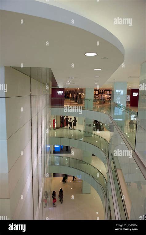 Ocean city shopping mall hong kong hi-res stock photography and images ...