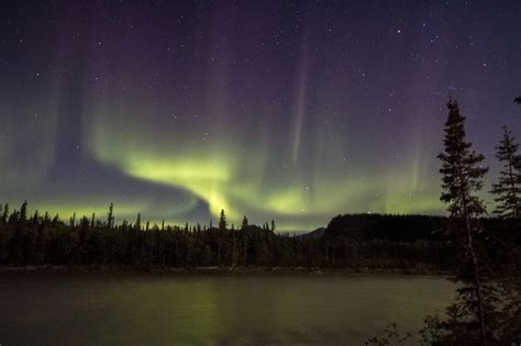 The 16 Immutable Laws of Northern Lights Viewing | Planet Bell