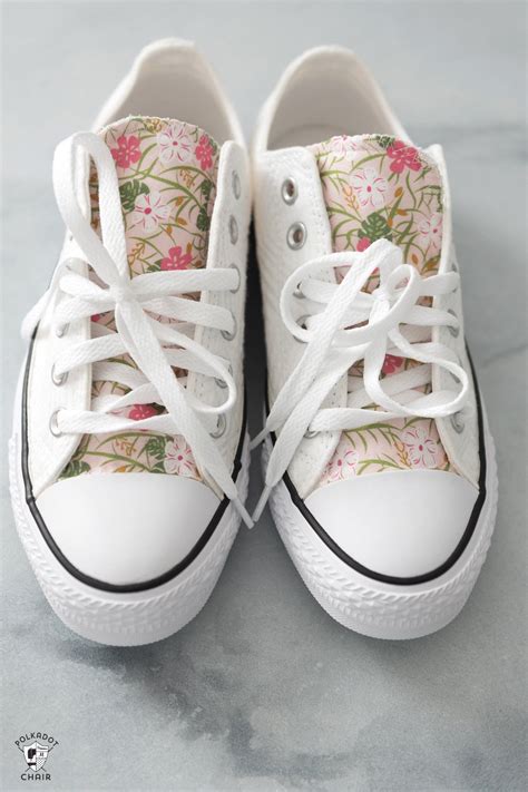 How to customize your converse with fabric - a DIY way to decorate the ...