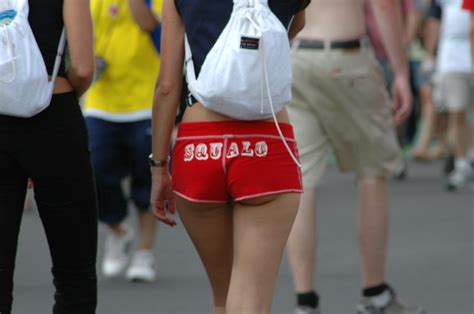 File:Red short shorts.jpg - Wikipedia