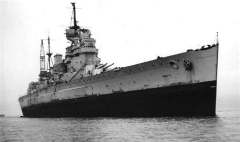 The battleship HMS Howe grounded at Inverkeithing, 3 June 1958. Her ...