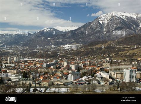 FRANCE, French Alps (Savoie), ALBERTVILLE: Town View / Winter Stock Photo: 8933115 - Alamy