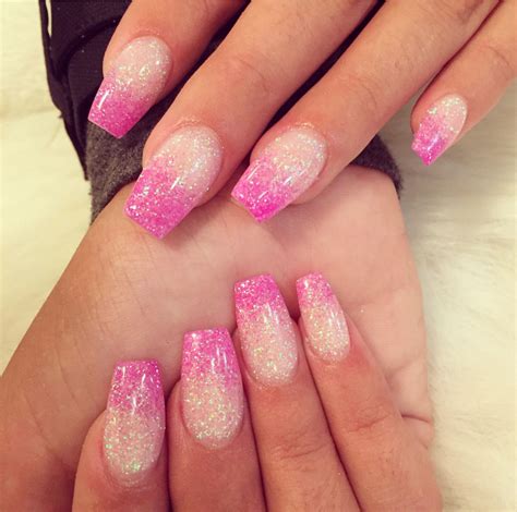 Pink glitter ombré | Glitter ombre, Pink glitter, Nails