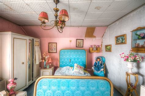 15 Photos of Abandoned Bedrooms I Found While Exploring | PetaPixel