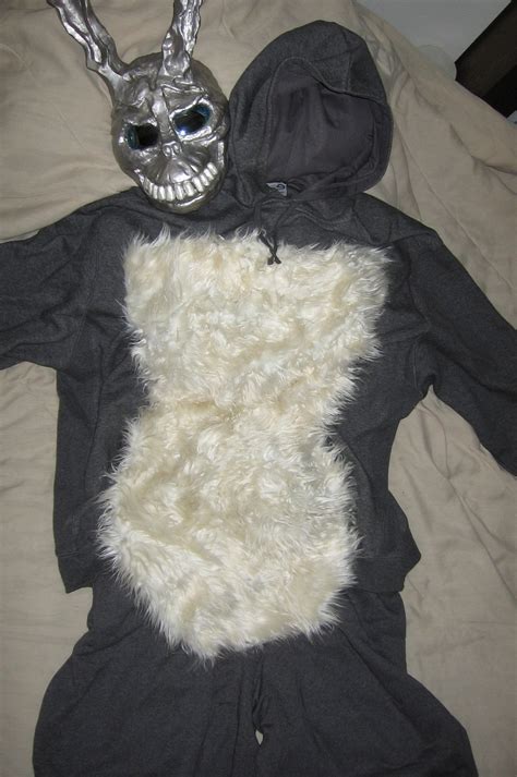 MacGuyver's Donnie Darko "Frank" costume | RPF Costume and Prop Maker ...