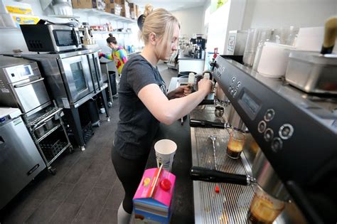 Popular local coffee shop opens location in Peosta – BizTimes.biz