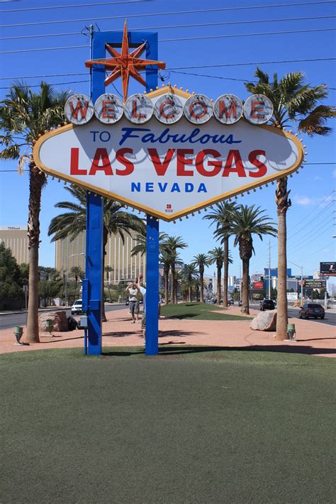 Welcome to Las Vegas sign | This is the famous "Welcome to L… | Flickr