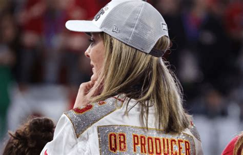 Patrick Mahomes' Mom Shares Epic Postgame Selfie With Taylor Swift - The Spun