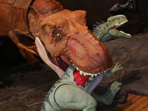 Jurassic World Battle Damage Tyrannosaurus Rex & Monolophosaurus Jurassic Park Toys Action ...