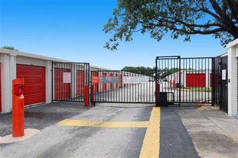 Pompano Beach, FL, Self-Storage Units Near 2250 West Copans Road | Public Storage®