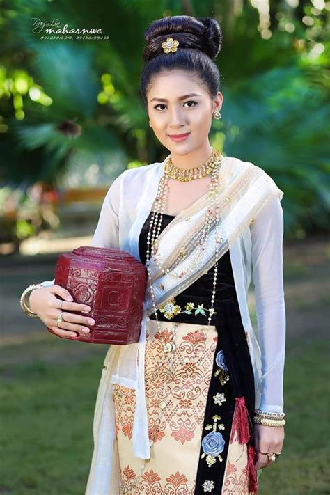 Myanmar 🇲🇲 | Burmese traditional costume | Traditional dresses, Myanmar traditional dress ...