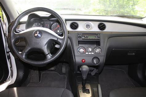 2004 Mitsubishi Outlander - Interior Pictures - CarGurus