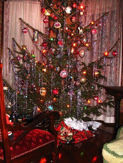 Old Fashioned Christmas Tree - 1940's style - OldHouseGuy Blog