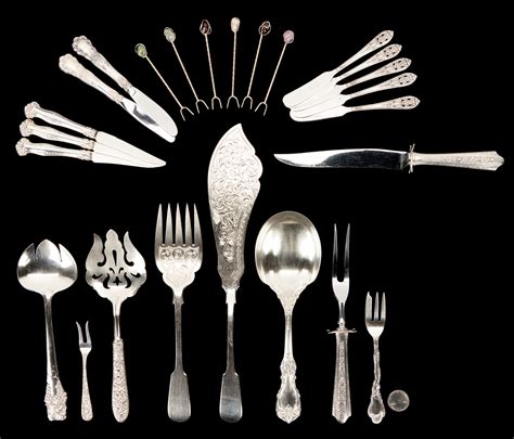 Lot 1154: 25 pcs. Miscellaneous Silver & Silverplated Flatware incl. Serving | Case Auctions